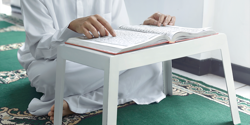 muslim offering namaz